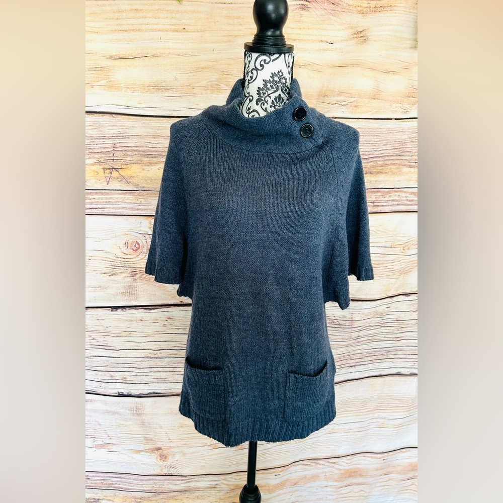 Iz Byer Blue Button Cowl Neck Short Sleeve
Sweater with Pockets Size XL